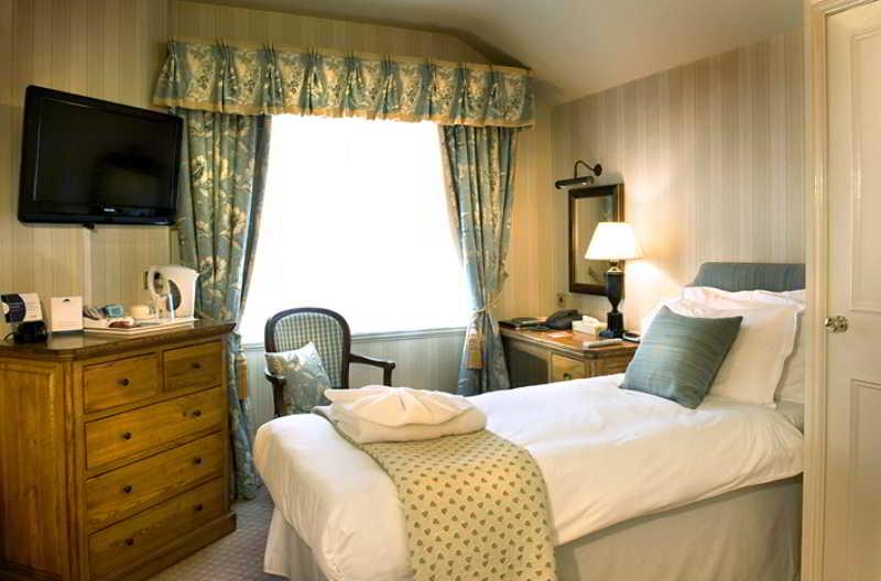 The Bear Hotel Devizes Kültér fotó
