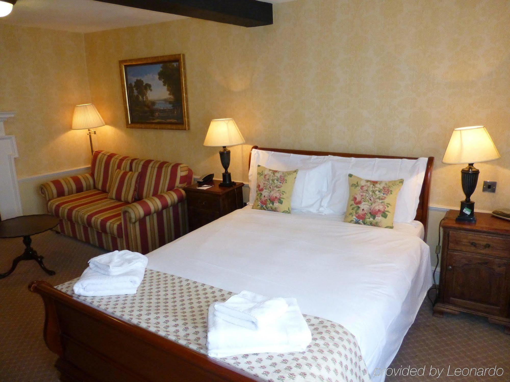 The Bear Hotel Devizes Kültér fotó