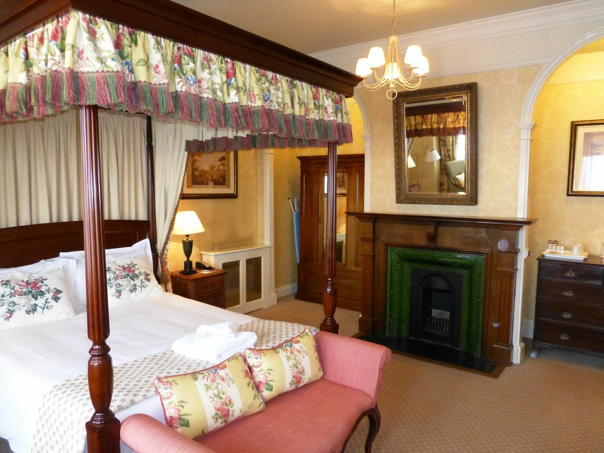 The Bear Hotel Devizes Kültér fotó